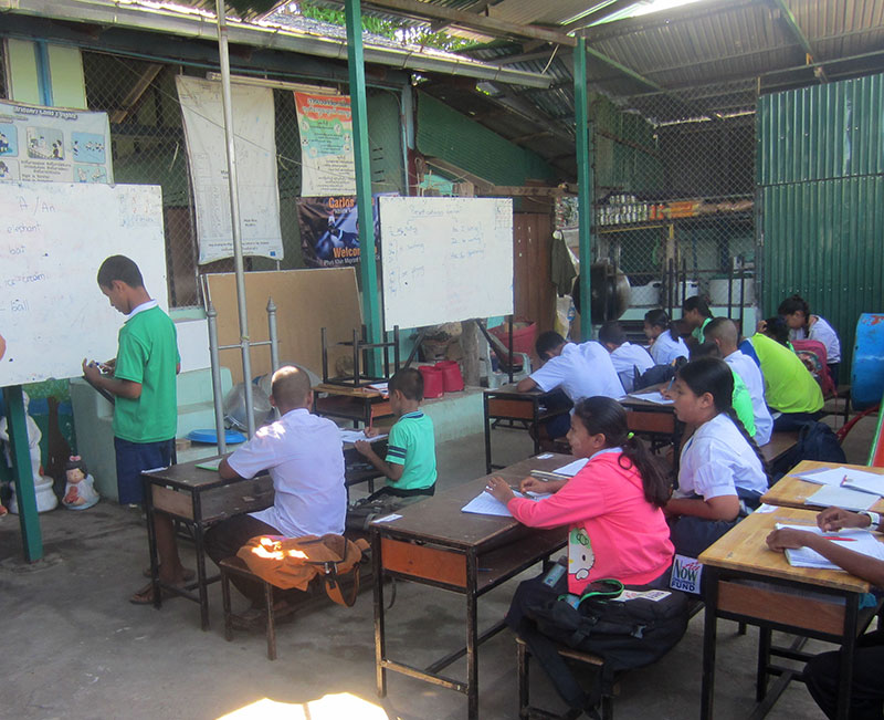 A class in Pyo Khinn
